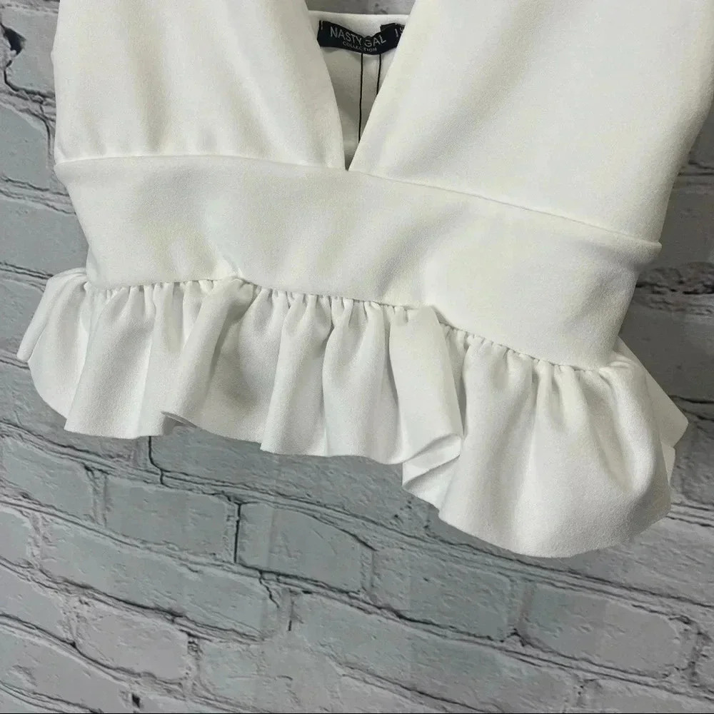 NWT Nasty Gal White Deep Down Plunging Crop Top SIZE 10 - Picture 3 of 10